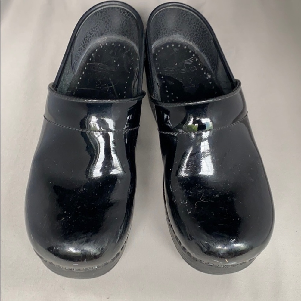 Black patent leather Dansko clog